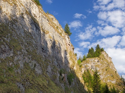 Pieniny w większości zbudowane są z jurajskich i kredowych wapieni